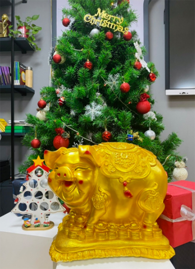 lợn-bệ-v&agrave;ng.
